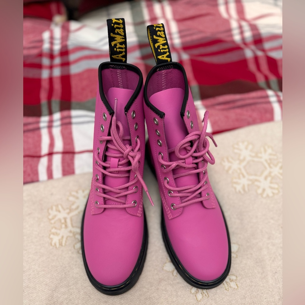 WOMEN'S DR. MARTENS ZAVALA COMBAT BOOTS